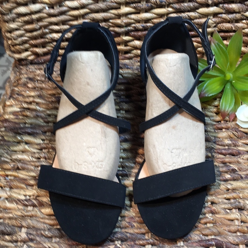 Top Moda crisscross ankle heel